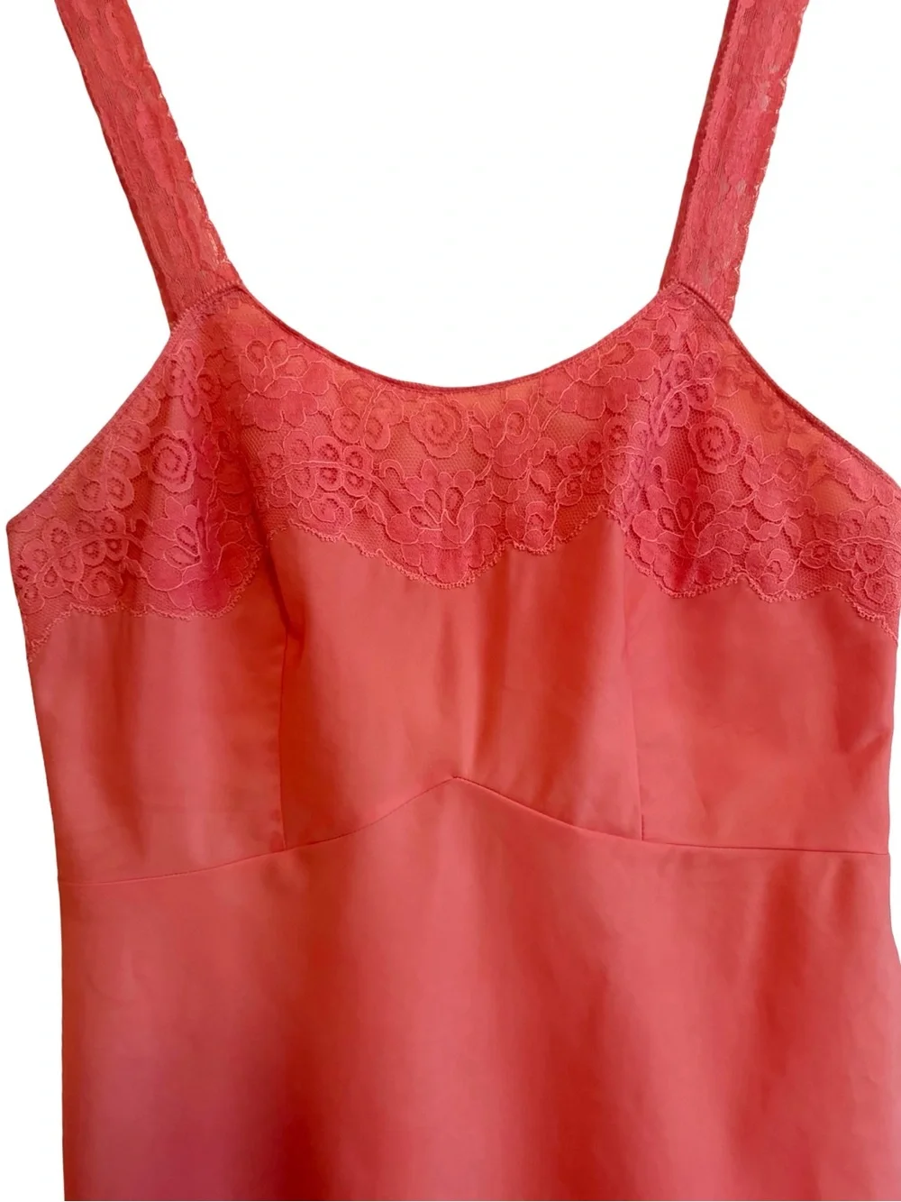 Vintage | Coral Pink Lace Trimmed Pin Up Slip - Picture 3 of 13